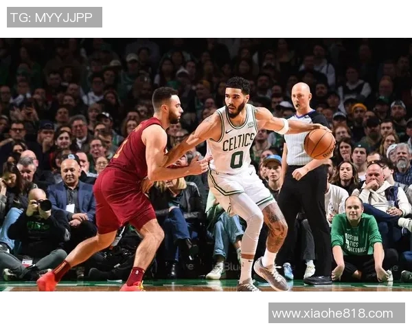 骑士队25记三分创NBA单场三分命中数纪录!米切尔三分领衔大胜老鹰 骑士队25记三分创NBA单场三分命中数纪录!米切尔三分领衔大胜老鹰